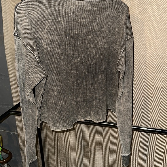 PINK distressed green crewneck long sleeve XS - Picture 4 of 4